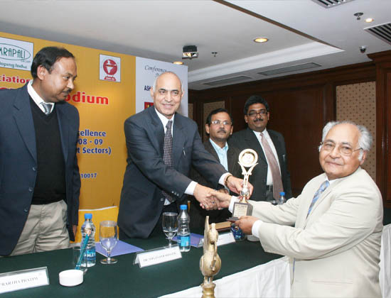 Our Chairman Shri R P Banerjee received the Lifetime Achievement Award for his contribution to the industry from All India Achievers Podium in New Delhi on 25-12-2009